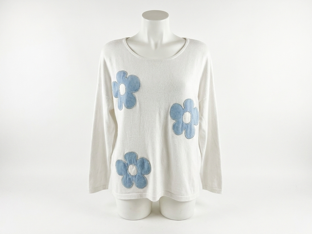 NEW FRENCH KYSS women's daisy pullover sweater in white